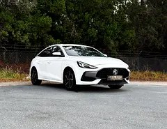 ام جی GT لوکس 2023