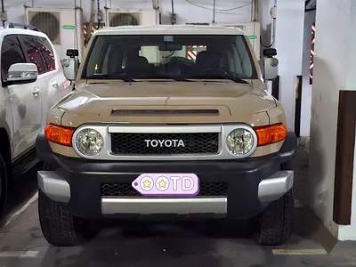 نمای دیگر تویوتا FJ کروزر GXR 2023