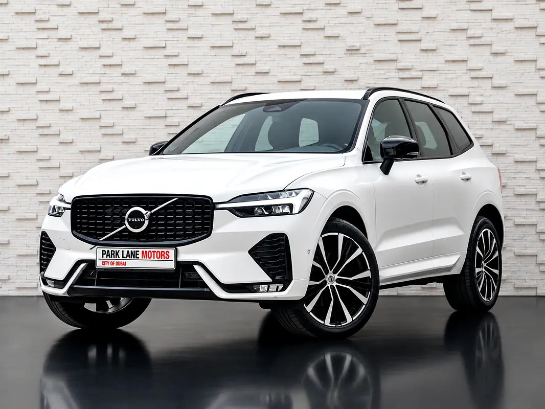 نمای دیگر ولوو XC60 B5 اولتیمیت دارک 2024