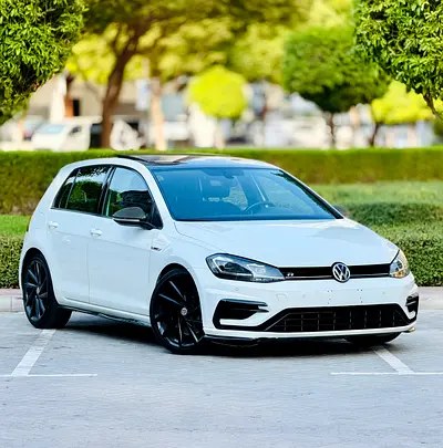 نمای دیگر فولکس واگن گلف R Performance Edition 2018