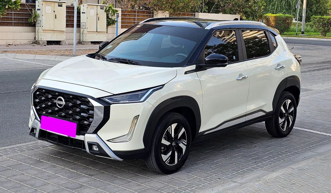 نمای دیگر نیسان مگنیت SV 2025