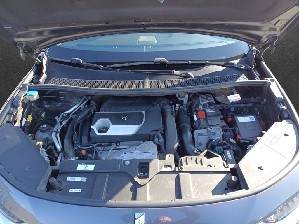 نمای دیگر دی اس اتومبیلز DS7 کراسبک DS7 ای-تنز 300 ریوولی 4x4